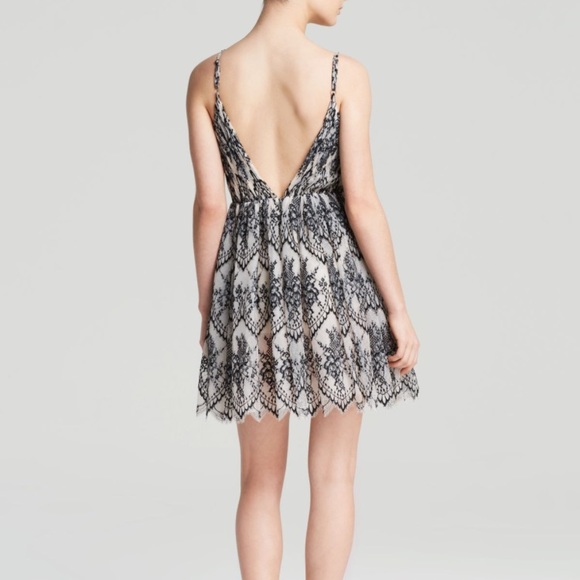Offers welcome || Alice + Olivia Cara Dress - Picture 3 of 6